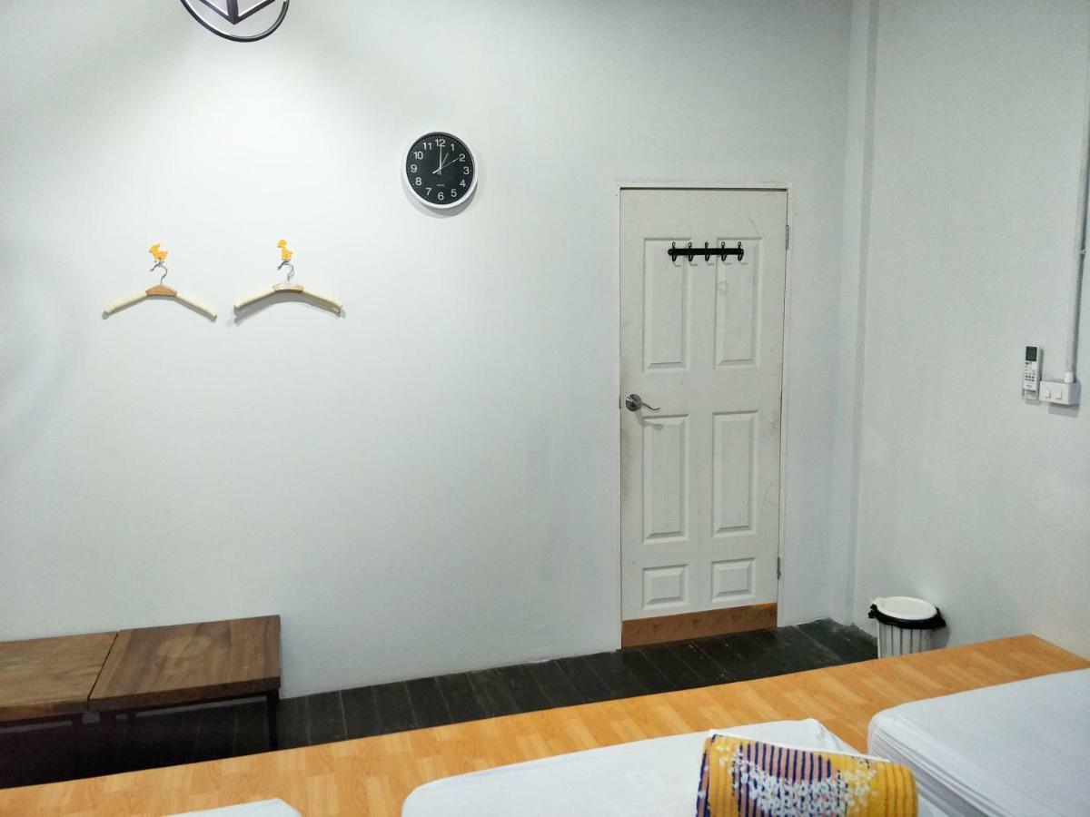 Meet Up Hostel Бангкок Екстер'єр фото