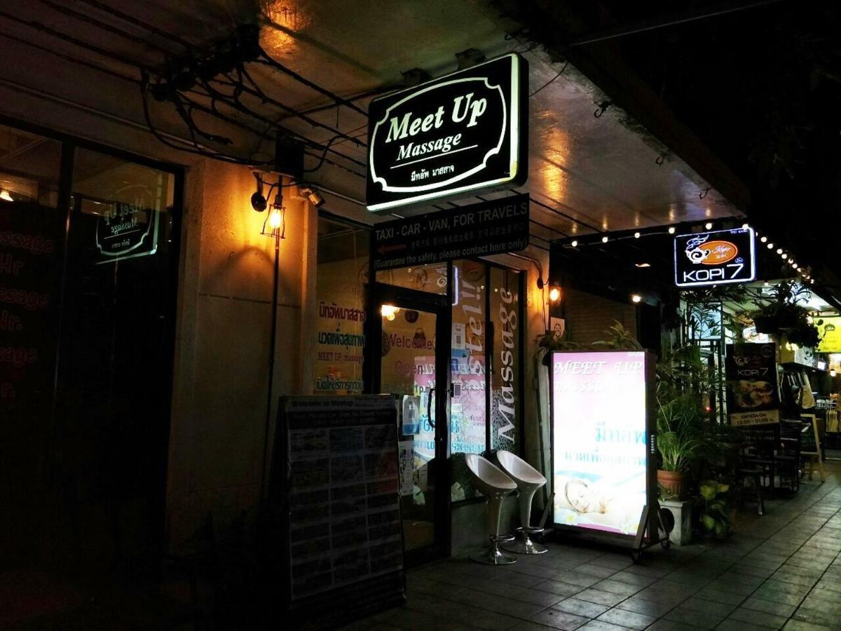 Meet Up Hostel Бангкок Екстер'єр фото
